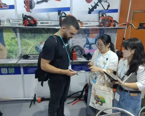 At the Guangzhou Procurement Fair (Poly World Trade Expo Center) At the Guangzhou Procurement Fair (Poly World Trade Expo Center)