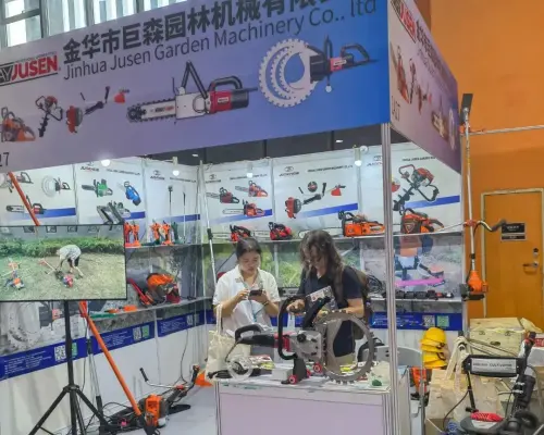 At the Guangzhou Procurement Fair (Poly World Trade Expo Center) At the Guangzhou Procurement Fair (Poly World Trade Expo Center)