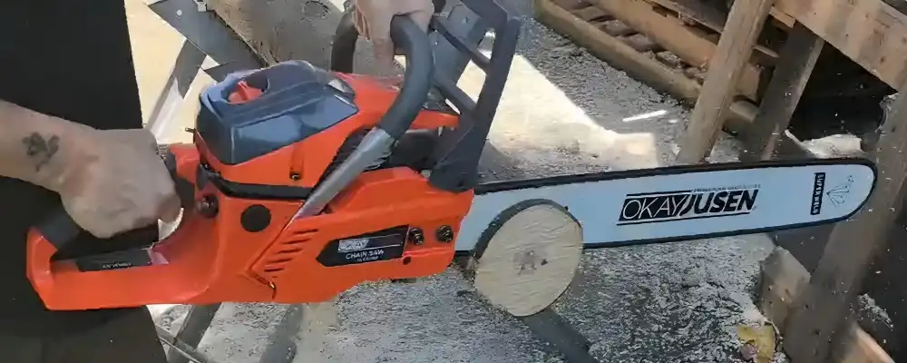 65cc gas-powered chainsaw 65cc gas-powered chainsaw