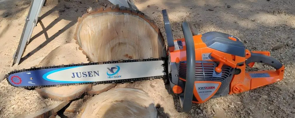 65cc gas-powered chainsaw 65cc gas-powered chainsaw