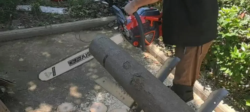 65cc gas-powered chainsaw