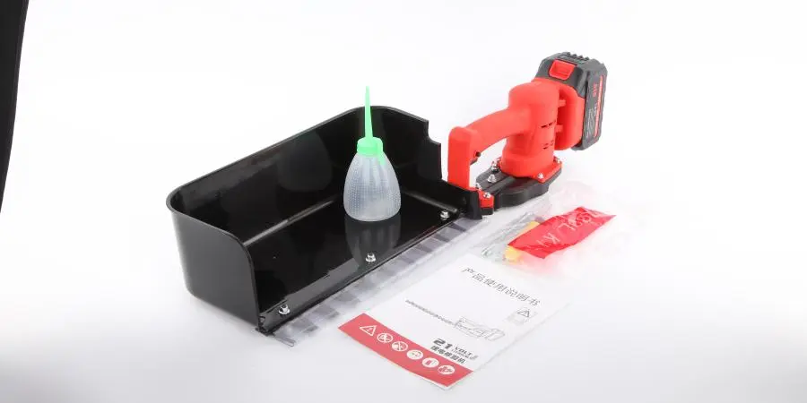 21v Lithium-Ion Brushless Hedge Trimmer