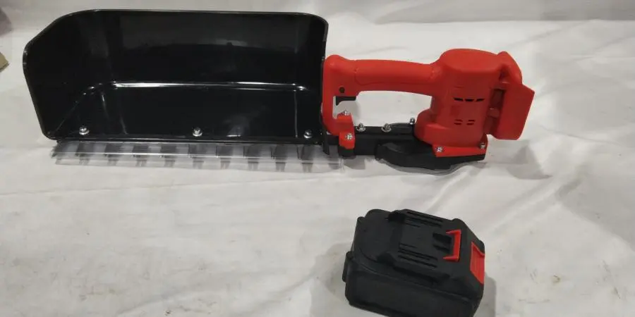 21v Lithium-Ion Brushless Hedge Trimmer 21v Lithium-Ion Brushless Hedge Trimmer